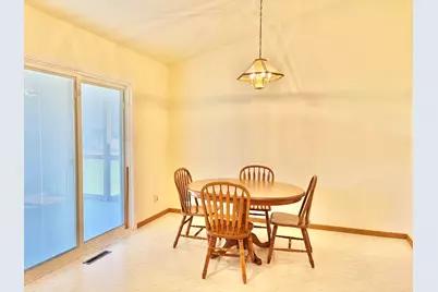 2100 Fox Chase Drive, Ottawa, IL 61350 - Photo 9