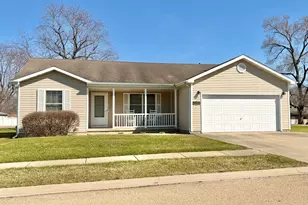 2100 Fox Chase Dr, Ottawa, IL 61350 - Photo 1