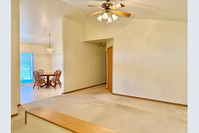 2100 Fox Chase Drive, Ottawa, IL 61350 - Photo 11