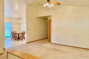 2100 Fox Chase Dr, Ottawa, IL 61350 - Photo 11