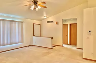 2100 Fox Chase Dr, Ottawa, IL 61350 - Photo 3