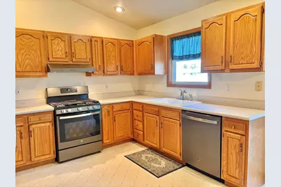 2100 Fox Chase Drive, Ottawa, IL 61350 - Photo 7