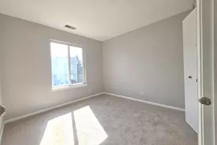 2134 Aberdeen Dr, Carpentersville, IL 60110 - Photo 13