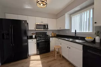 2134 Aberdeen Drive, Carpentersville, IL 60110 - Photo 5