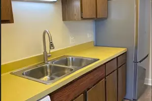 6340 Americana Dr, Willowbrook, IL 60527 - Photo 7