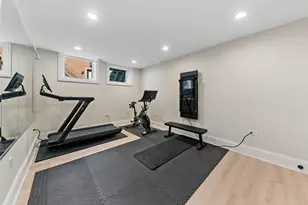 1460 W Byron St, Chicago, IL 60613 - Photo 29