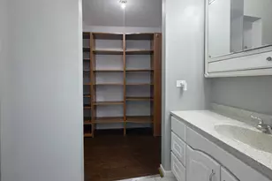 1527 Mohawk Trail, Wheeling, IL 60090 - Photo 11