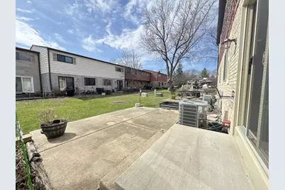 1527 Mohawk Trail, Wheeling, IL 60090 - Photo 21