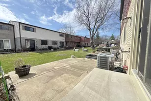 1527 Mohawk Trail, Wheeling, IL 60090 - Photo 21