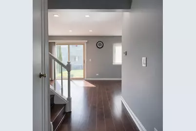 1527 Mohawk Trail, Wheeling, IL 60090 - Photo 3