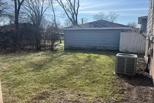 319 Gentry St, Park Forest, IL 60466 - Photo 11