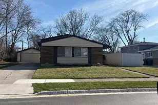 319 Gentry St, Park Forest, IL 60466 - Photo 1