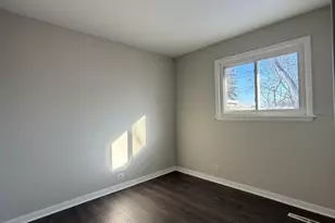 155 W Wayne Pl, Wheeling, IL 60090 - Photo 11