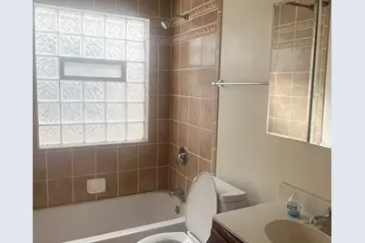 527 W 76th Street, Chicago, IL 60620 - Photo 11