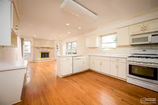 16W 536 58th St, Clarendon Hills, IL 60514 - Photo 9