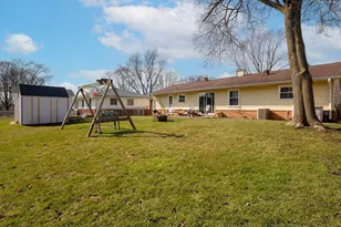 251 Clearmont Dr, Elk Grove Village, IL 60007 - Photo 3