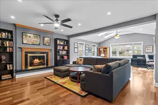 1632 Longvalley Dr, Northbrook, IL 60062 - Photo 7