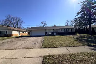 635 Morton St, Hoffman Estates, IL 60169 - Photo 1