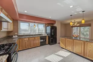 182 Lockwood Ln, Bloomingdale, IL 60108 - Photo 11