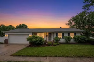 1114 Brentwood Pl, Joliet, IL 60435 - Photo 1