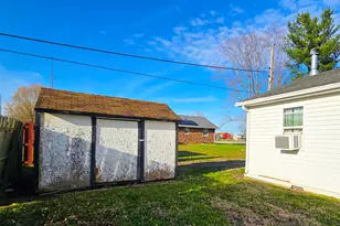 614 E Superior St, Irvington, IL 62848 - Photo 39