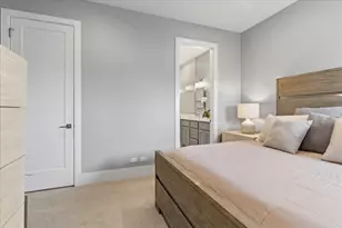 2438 N Western Ave, Chicago, IL 60647 - Photo 13