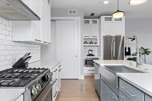 2438 N Western Ave, Chicago, IL 60647 - Photo 11