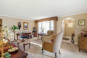 1010 W Elm St, Arlington Heights, IL 60004 - Photo 5