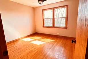 2823 W 71st St, Chicago, IL 60629 - Photo 9