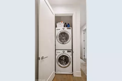 1543 W Augusta Boulevard #2, Chicago, IL 60642 - Photo 13