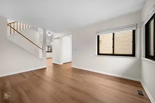 9 Wake Robin Ct, Woodridge, IL 60517 - Photo 9