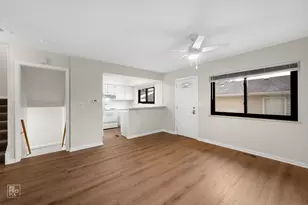 9 Wake Robin Ct, Woodridge, IL 60517 - Photo 5