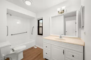 9 Wake Robin Ct, Woodridge, IL 60517 - Photo 11