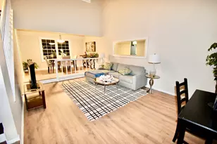 651 White Ct, Gurnee, IL 60031 - Photo 5