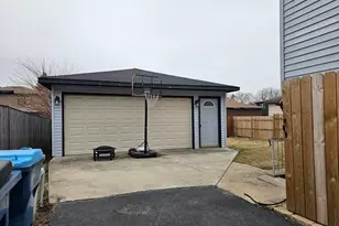 12840 S Blossom Dr, Alsip, IL 60803 - Photo 19