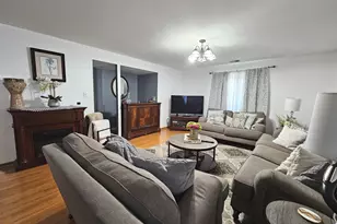 12840 S Blossom Dr, Alsip, IL 60803 - Photo 11