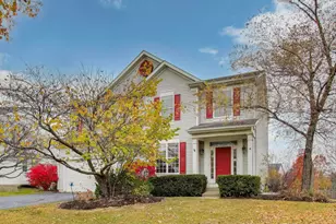 697 Providence Ln, Lindenhurst, IL 60046 - Photo 3