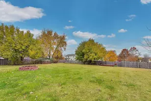 697 Providence Ln, Lindenhurst, IL 60046 - Photo 29