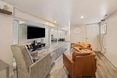 5805 S Kilbourn Avenue, Chicago, IL 60629 - Photo 21