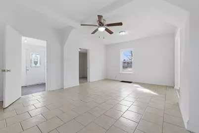 52 Wisconsin Avenue, Waukegan, IL 60085 - Photo 5