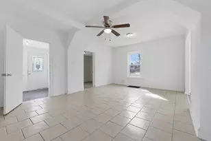 52 Wisconsin Ave, Waukegan, IL 60085 - Photo 5