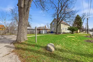 52 Wisconsin Ave, Waukegan, IL 60085 - Photo 35