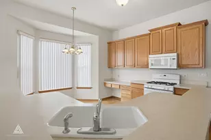 9430 Georgetown Square, Orland Park, IL 60467 - Photo 7