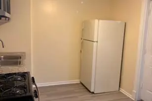 10501 S Corliss Ave, Chicago, IL 60628 - Photo 9