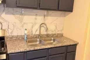 10501 S Corliss Ave, Chicago, IL 60628 - Photo 13