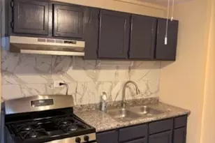 10501 S Corliss Ave, Chicago, IL 60628 - Photo 5