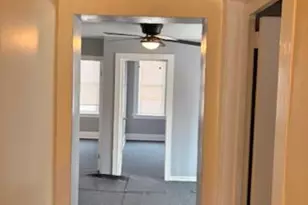 10501 S Corliss Ave, Chicago, IL 60628 - Photo 43