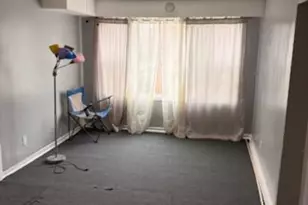 10501 S Corliss Ave, Chicago, IL 60628 - Photo 17