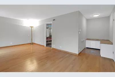 300 Boardwalk Place, Park Ridge, IL 60068 - Photo 19