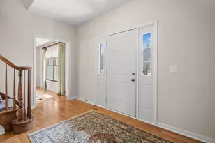 39W228 W Hilltop Dr, Saint Charles, IL 60175 - Photo 5